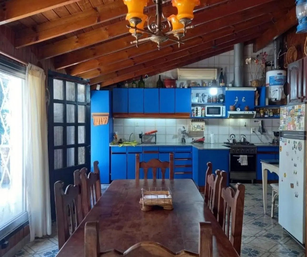 Casa en venta - 3 Dormitorios 2 Baños - 225Mts2 - Ituzaingó 2