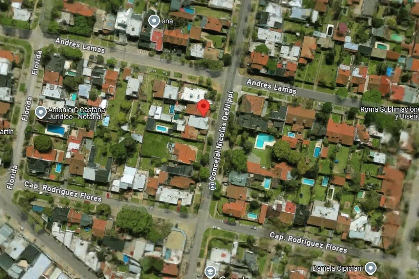 Casa en venta - 3 Dormitorios 2 Baños - 225Mts2 - Ituzaingó 1