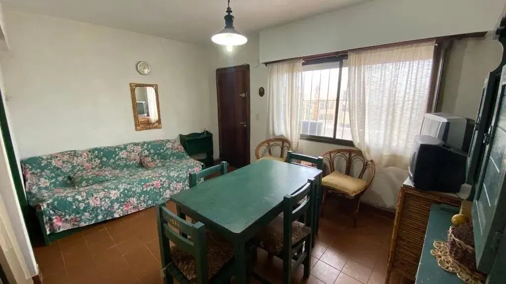 Departamento en venta - 1 dormitorio 1 baño - Cochera - 50mts2 - Villa Gesell 2