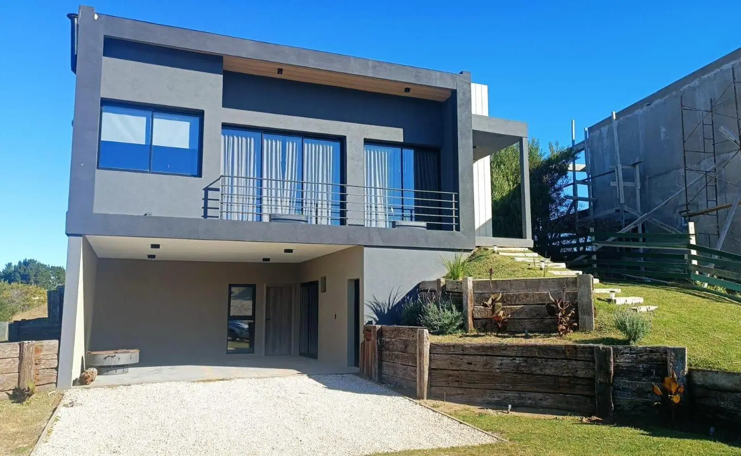 Casa en venta - 5 Dormitorios 5 Baños - Pinamar 4