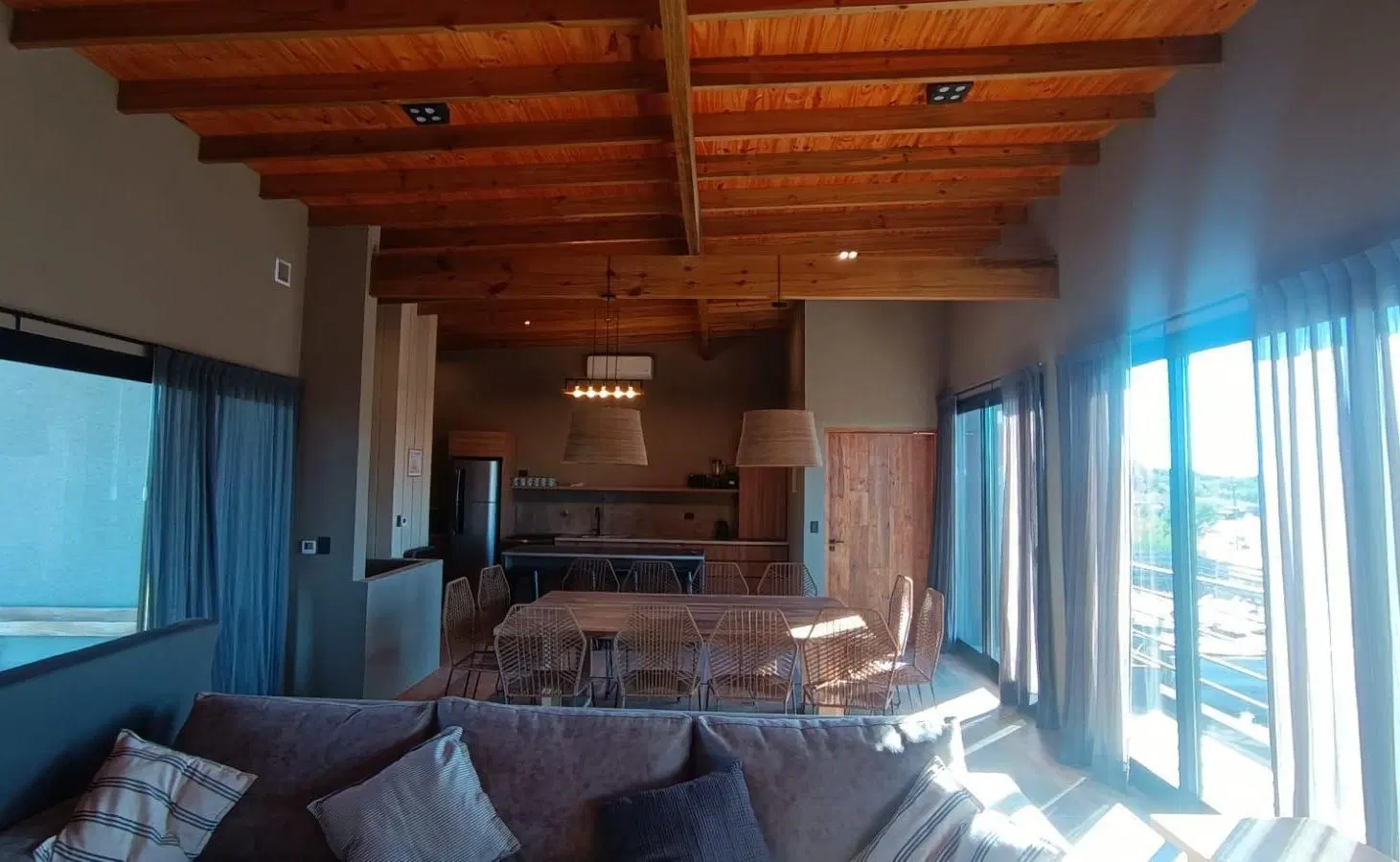 Casa en venta - 5 Dormitorios 5 Baños - Pinamar 2