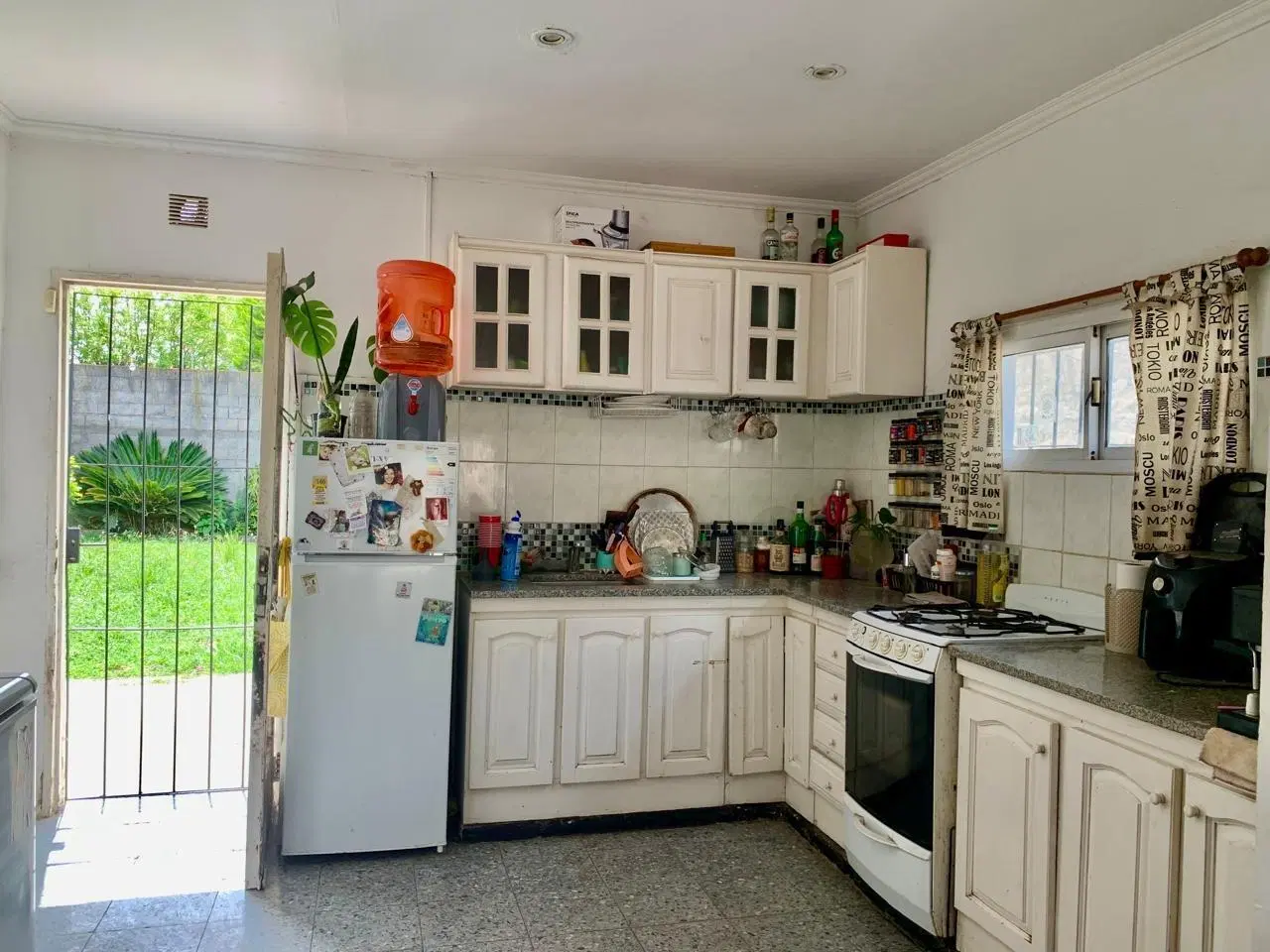 Casa en venta - 2 Dormitorios 1 Baño - 270mts2 - La Plata 2