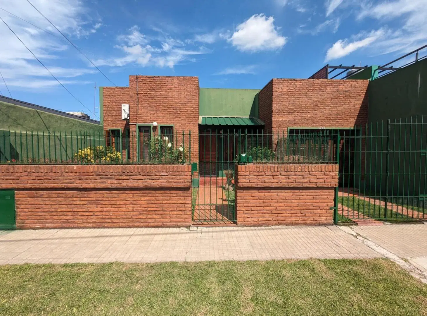 Casa en venta - 3 Dormitorios 3 Baños - Cochera - 300Mts2 - Villa Elvira, La Plata 4