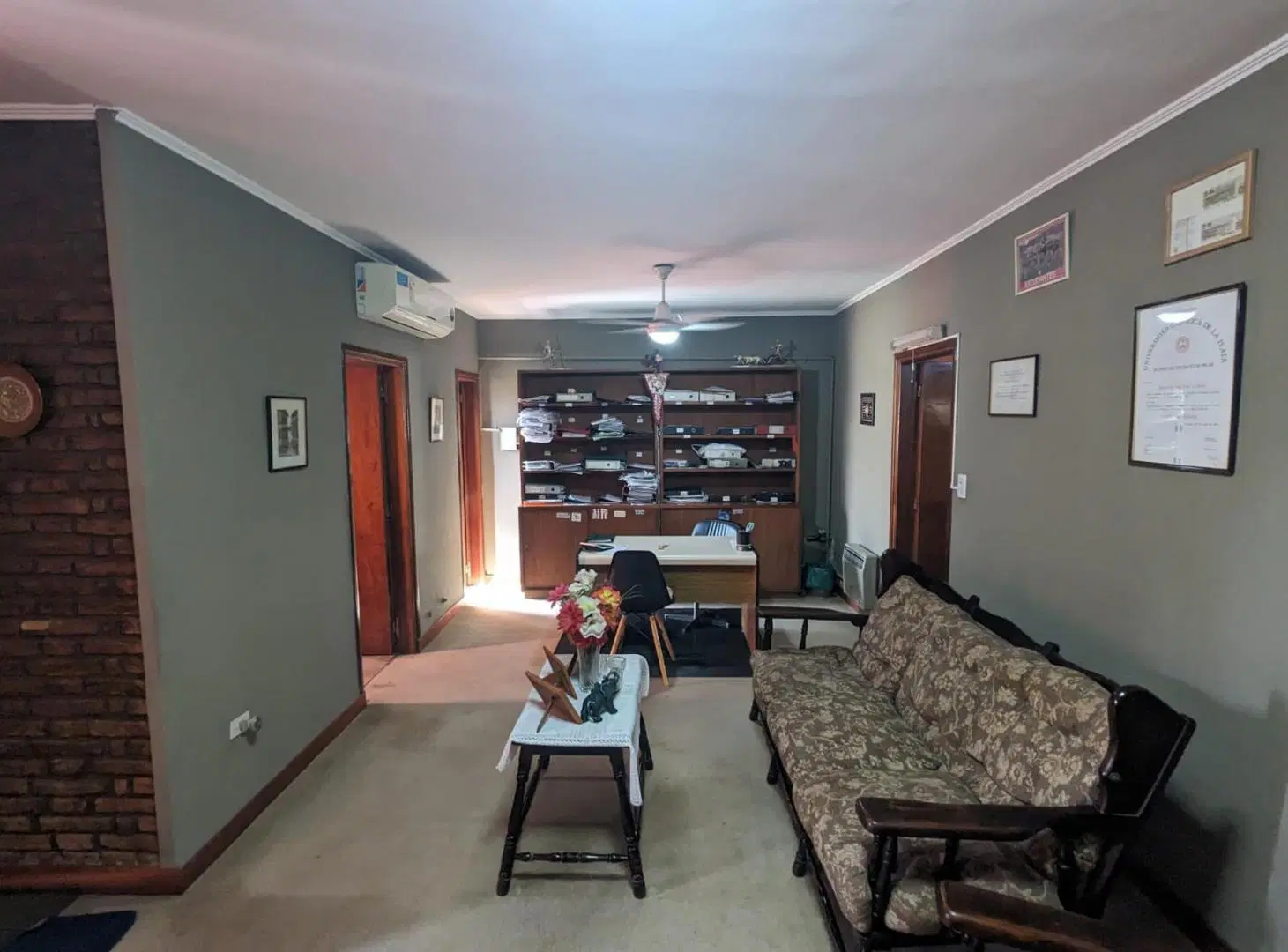 Casa en venta - 3 Dormitorios 3 Baños - Cochera - 300Mts2 - Villa Elvira, La Plata 2