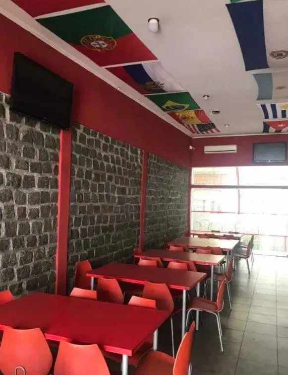 Local en venta - Canchas de fútbol - Salón - Baños - Cocina - 2.017mts2 - La Plata 1