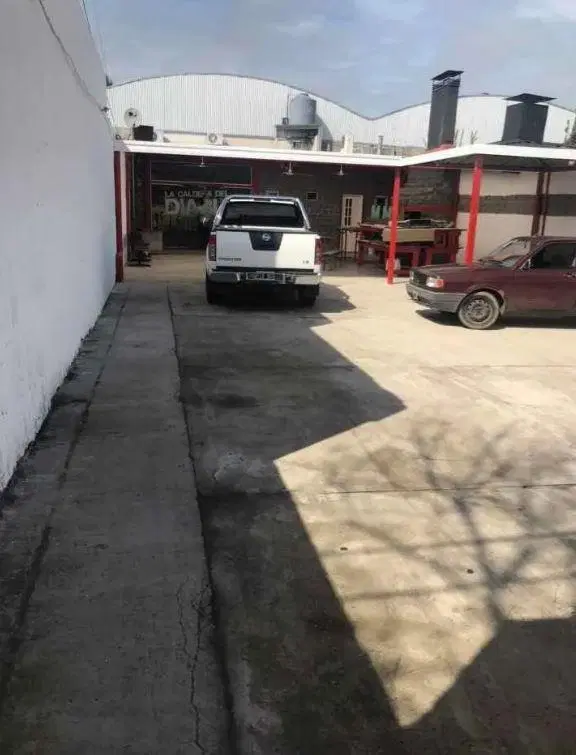 Local en venta - Canchas de fútbol - Salón - Baños - Cocina - 2.017mts2 - La Plata 2