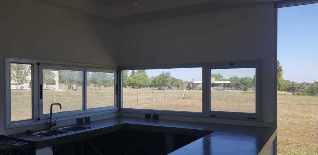 Casa en venta - 3 dormitorios 3 baños - Cochera - 1.166mts2 - San Sebastián, Escobar