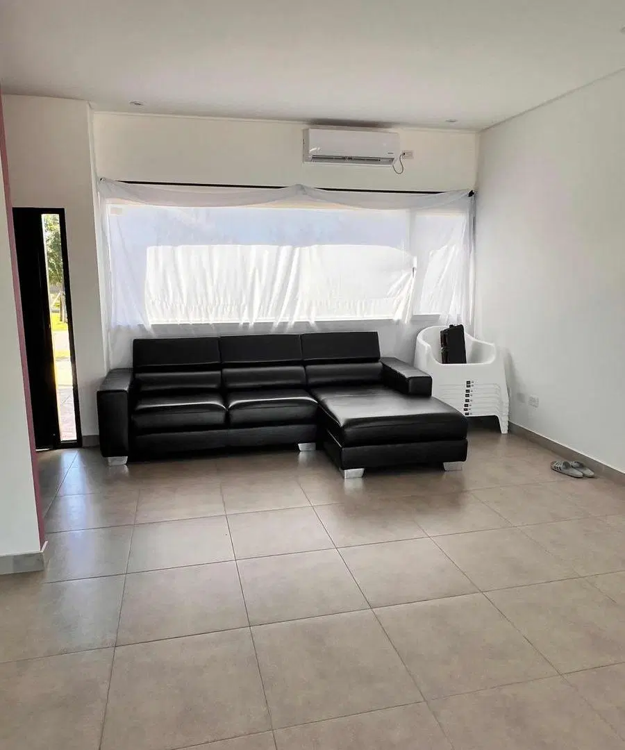 Casa en venta - 4 Dormitorios 2 Baños - Cochera - 1.800Mts2 - Ingeniero Maschwitz, Escobar 4