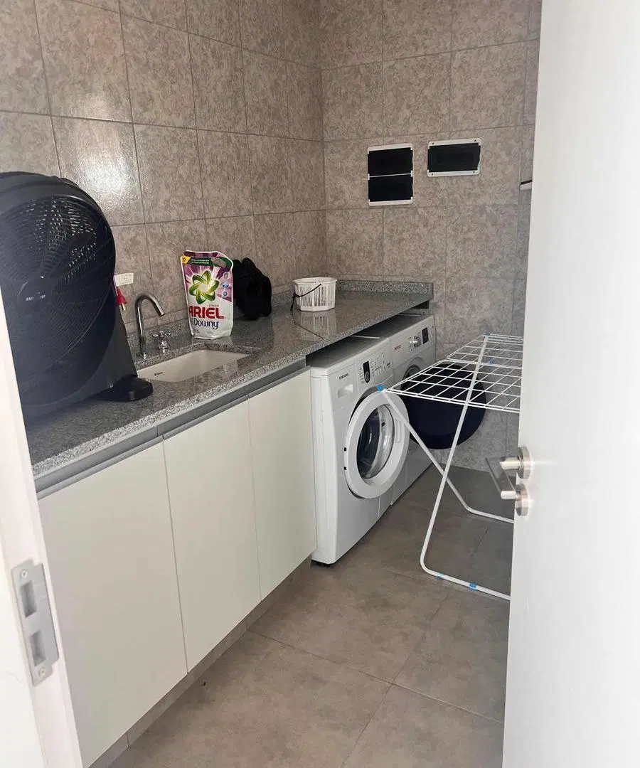 Casa en venta - 4 Dormitorios 2 Baños - Cochera - 1.800Mts2 - Ingeniero Maschwitz, Escobar 2