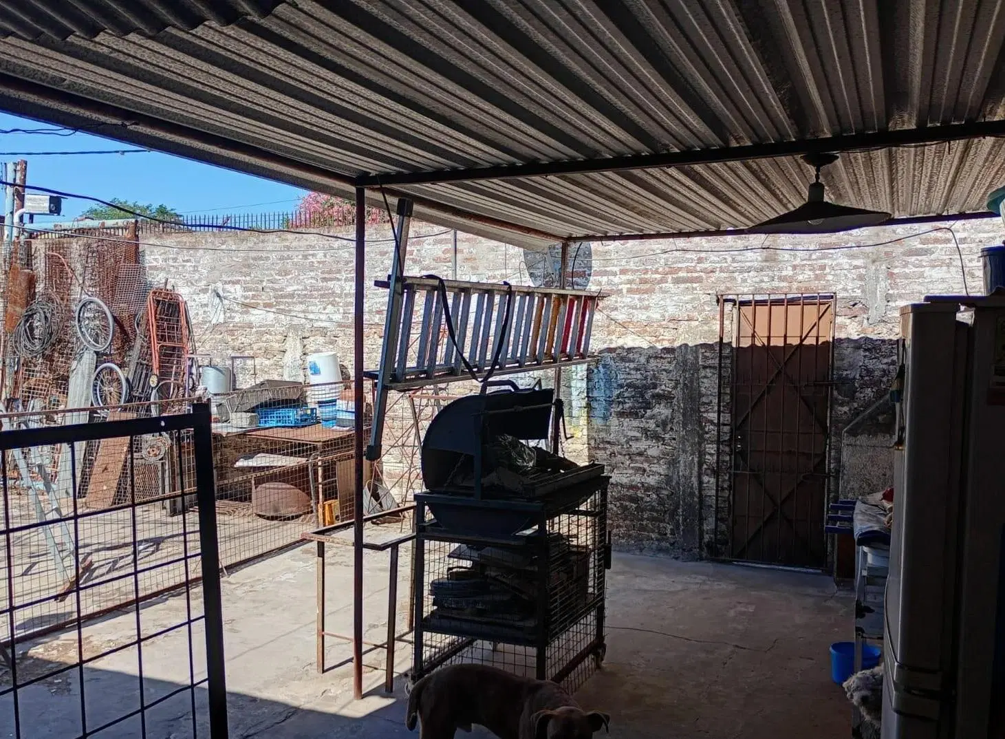Casa en venta - 2 Dormitorios 1 Baño - Cochera - 220Mts2 - Don Orione 3