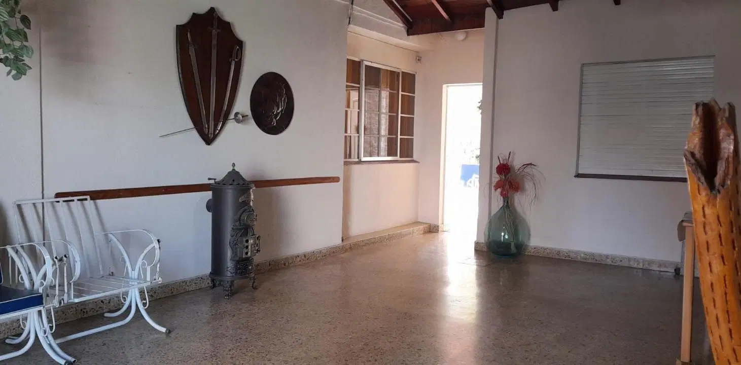 Casa en venta - 3 Dormitorios 2 Baños - 192Mts2 - Villa Lugano 1