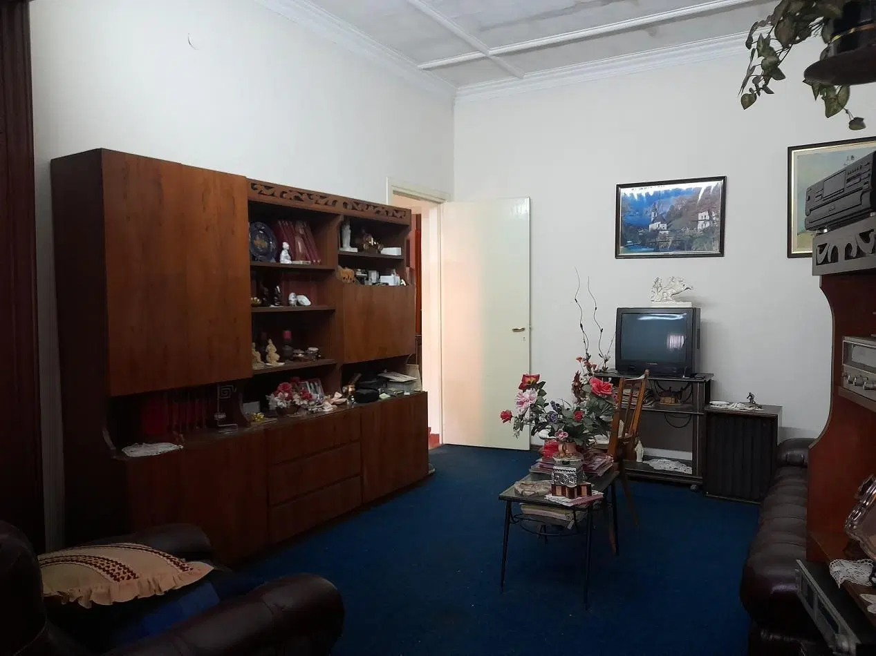 Casa en venta - 3 Dormitorios 2 Baños - 192Mts2 - Villa Lugano 3