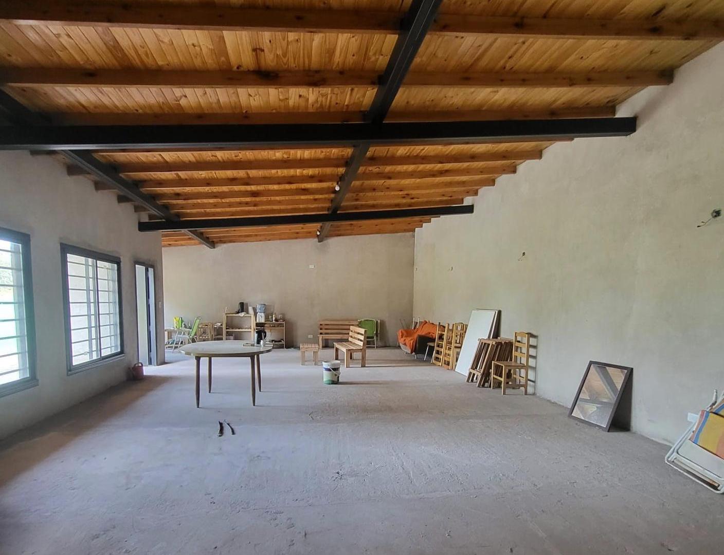 Casa en venta - 1 Dormitorio 2 Baños - Cocheras - 699Mts2 - Tandil