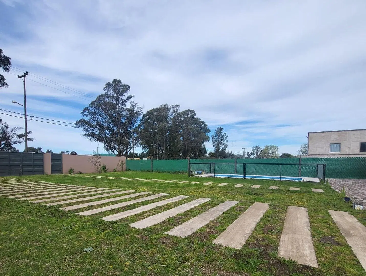 Casa en venta - 1 Dormitorio 2 Baños - Cocheras - 699Mts2 - Tandil 2