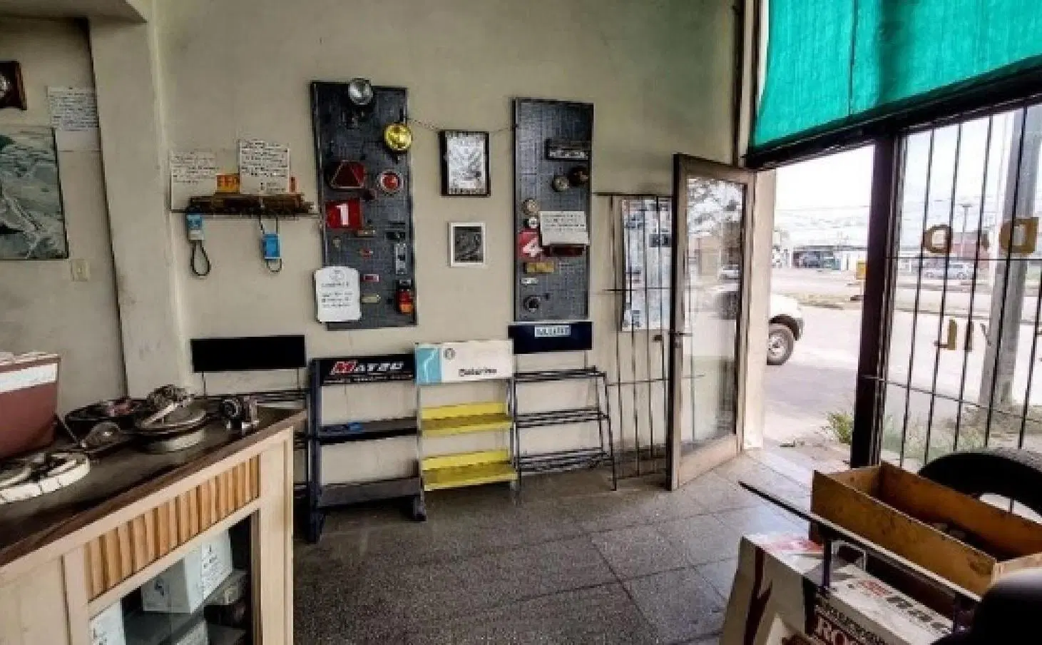 Local comercial en venta - 2 Baños - Balcarce 3