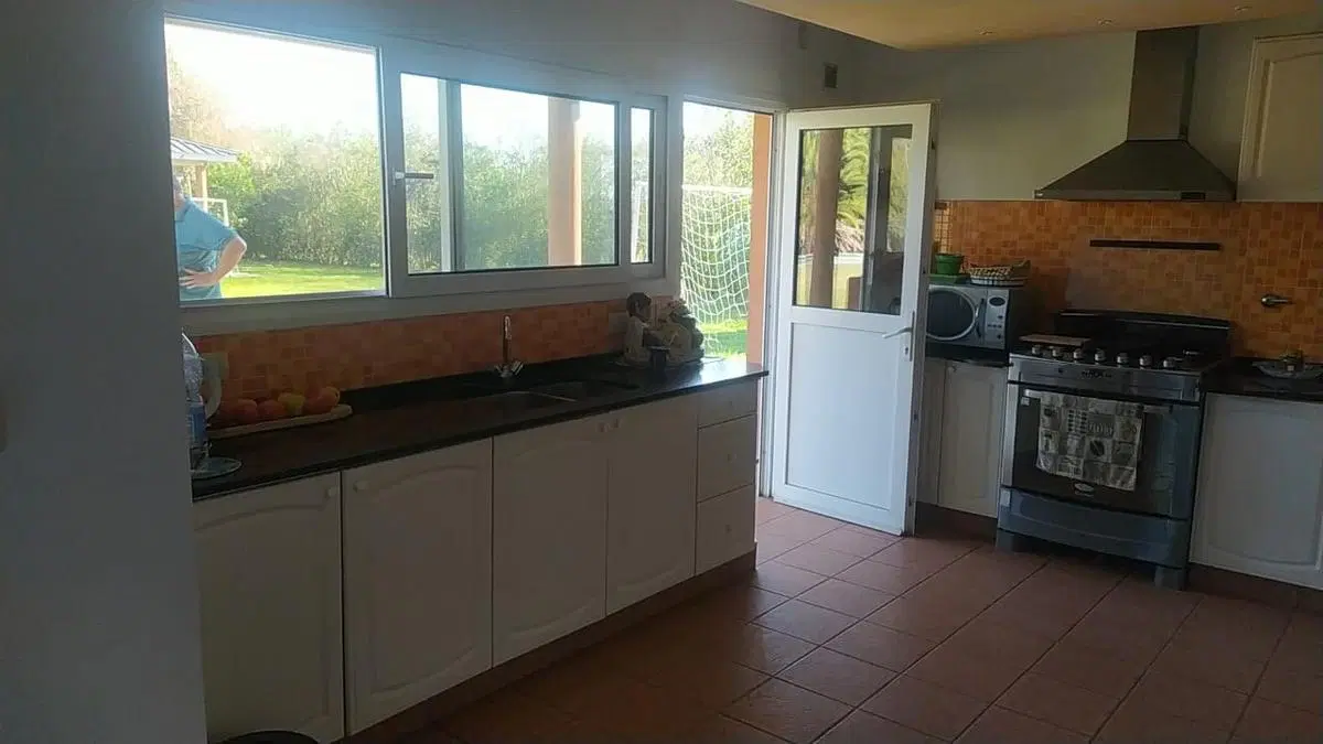 Casa en alquiler - 3 dormitorios 3 baños - 120mts2 - Haras del Sur - La Plata 2