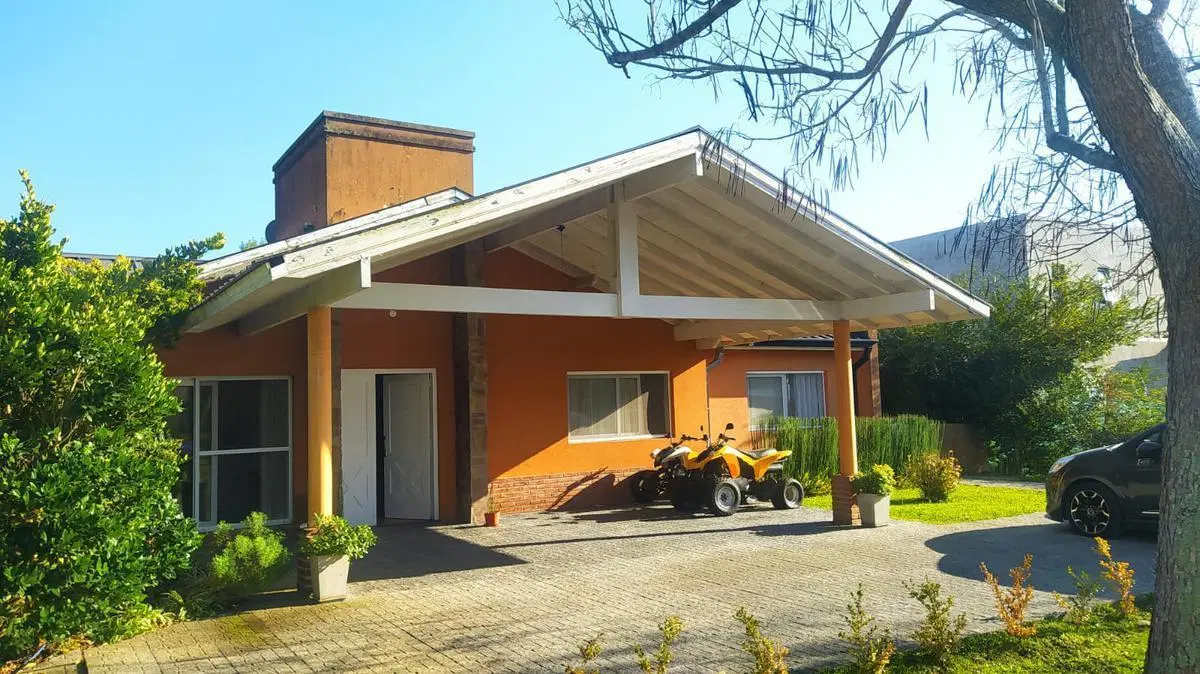 Casa en alquiler - 3 dormitorios 3 baños - 120mts2 - Haras del Sur - La Plata 4