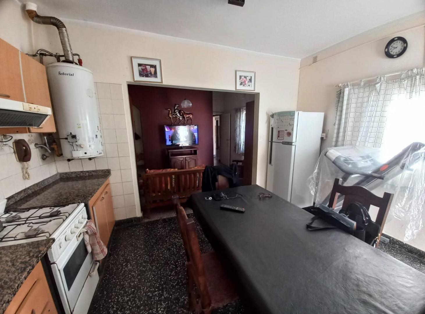 Foto de Casa en venta - 3 Dormitorios 2 Baños - Cochera - 289Mts2 - Florencio, imagen 5