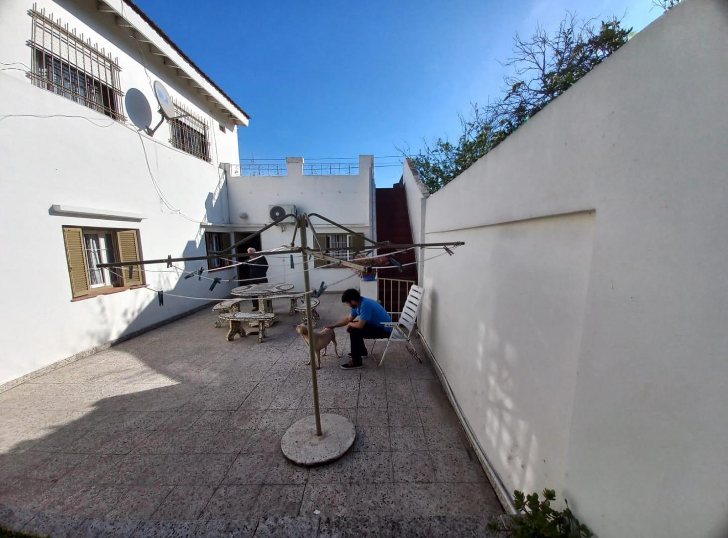 Foto de Casa en venta - 3 Dormitorios 2 Baños - Cochera - 289Mts2 - Florencio, imagen 1