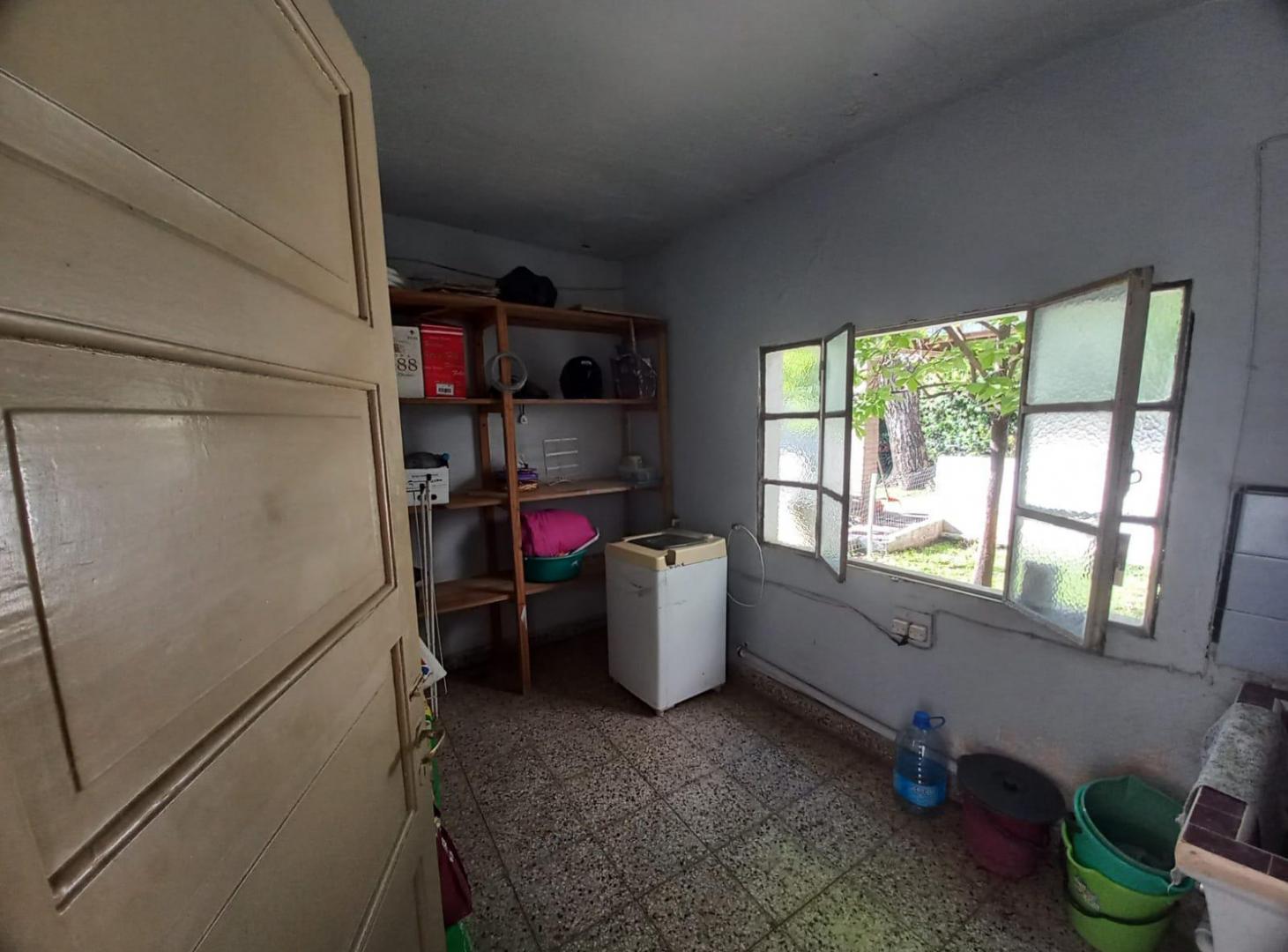 Foto de Casa en venta - 3 Dormitorios 2 Baños - Cochera - 289Mts2 - Florencio, imagen 4