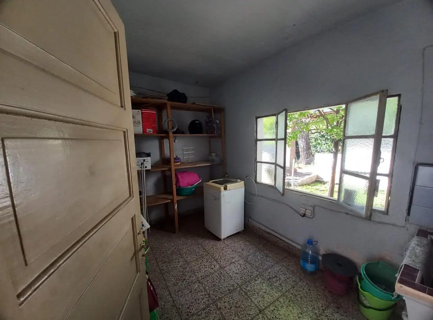 Casa en venta - 3 Dormitorios 2 Baños - Cochera - 289Mts2 - Florencio Varela 4