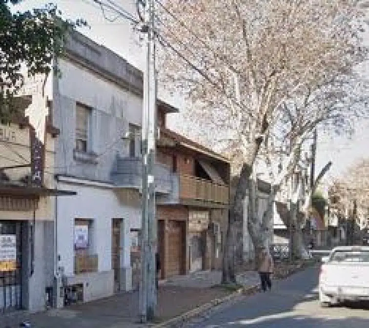 Casa en venta - 7 Dormitorios 3 Baños - Cochera - 322Mts2 - Bernal 4