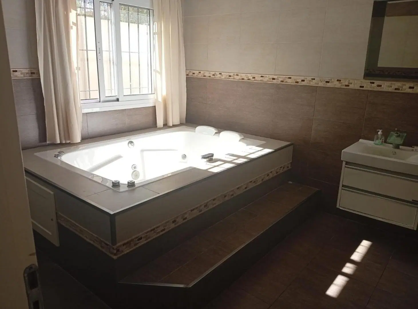 Casa en venta - 2 Dormitorios 1 Baño - Chivilcoy 8