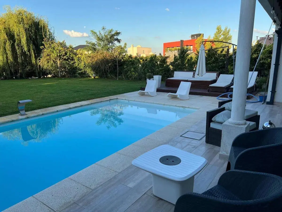 Casa Venta 3 dormitorios 3 baños - Barrio Santo Domingo, Presidente Peron 4