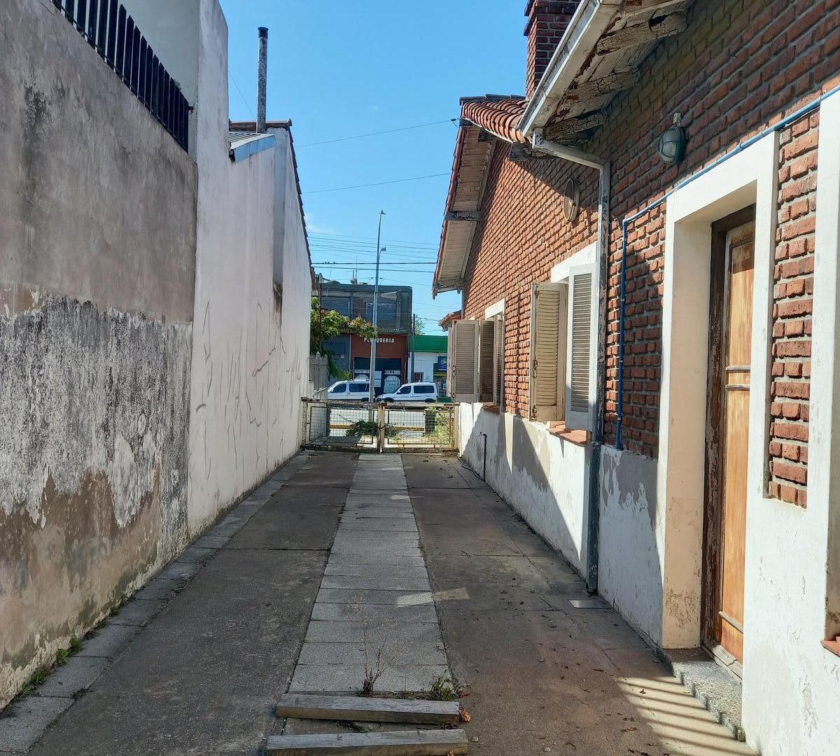 Casa en venta - 2 Dormitorios 1 Baño - Cochera - 450Mts2 - Mar del Plata