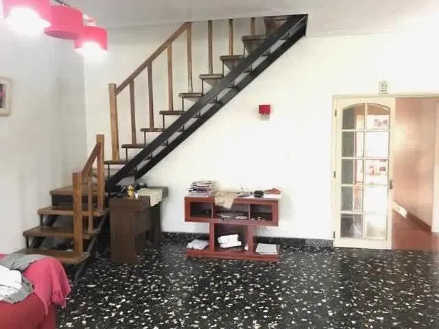 Casa en venta - 5 Dormitorios 3 Baños - Cochera - 623Mts2 - Ituzaingó 2