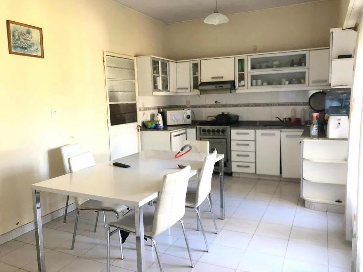Casa en venta - 5 Dormitorios 3 Baños - Cochera - 623Mts2 - Ituzaingó 3