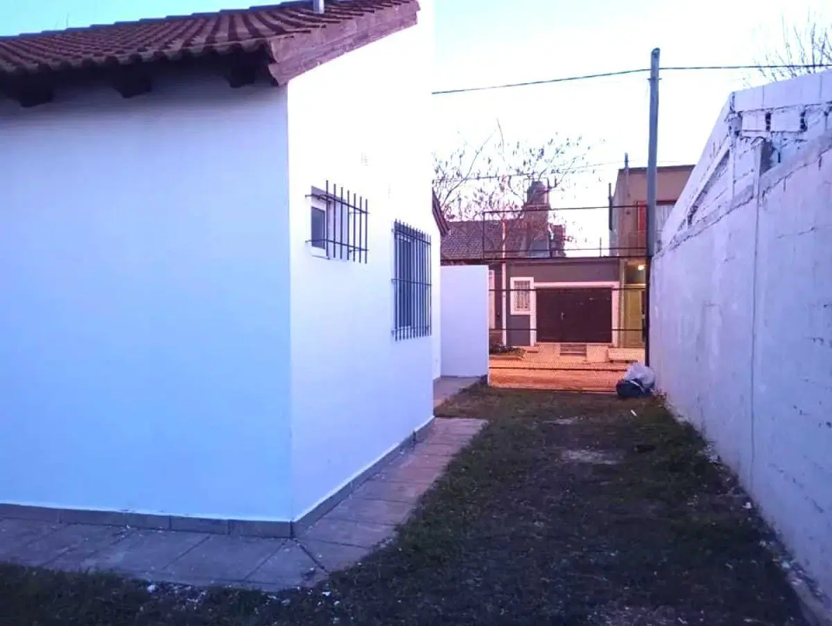 Casa en venta - 2 Dormitorios 1 Baño - Tandil 1
