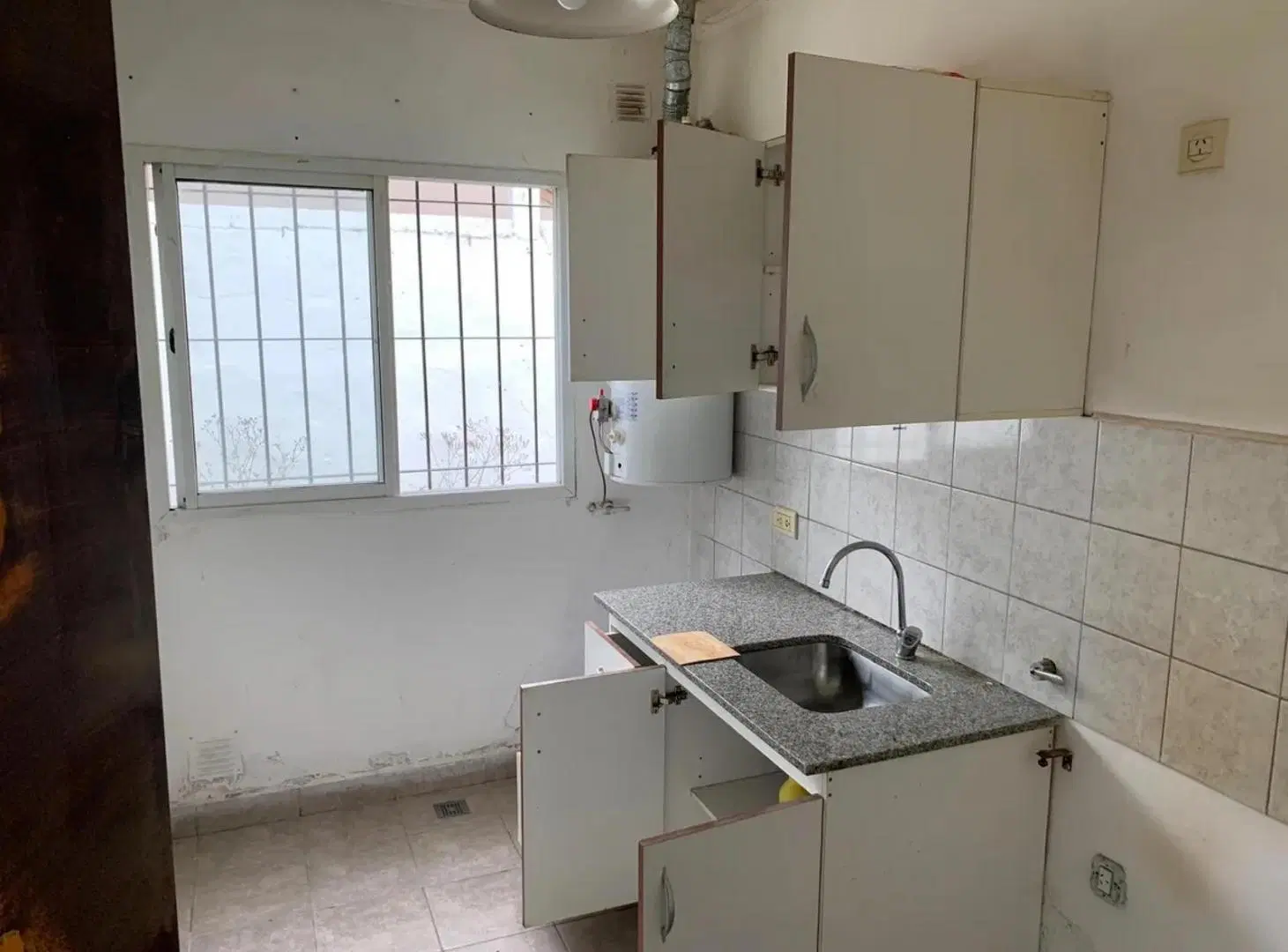 Casa en venta - 2 Dormitorios 1 Baño - Tandil 3