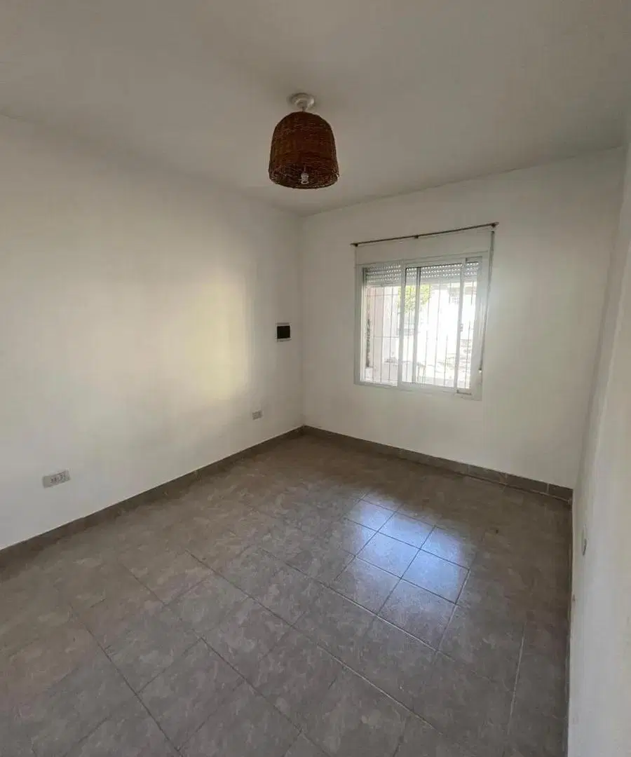 Casa en venta - 2 Dormitorios 1 Baño - Tandil 2