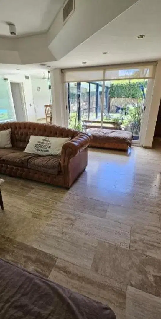 Casa en venta - 5 Dormitorios 5 Baños - Cochera - 420Mts2 - Esteban Echeverría 3