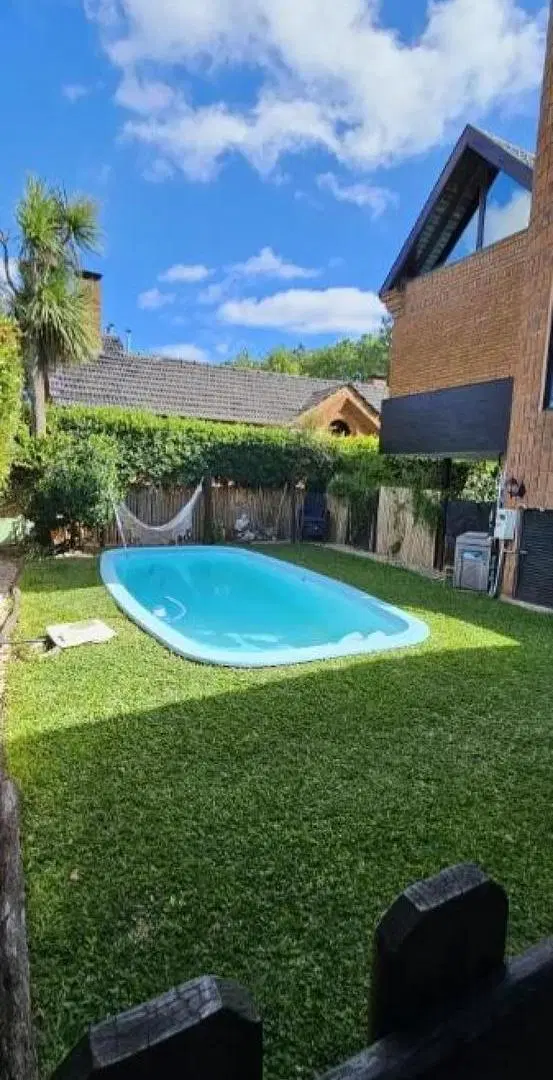 Casa en venta - 5 Dormitorios 5 Baños - Cochera - 420Mts2 - Esteban Echeverría 4
