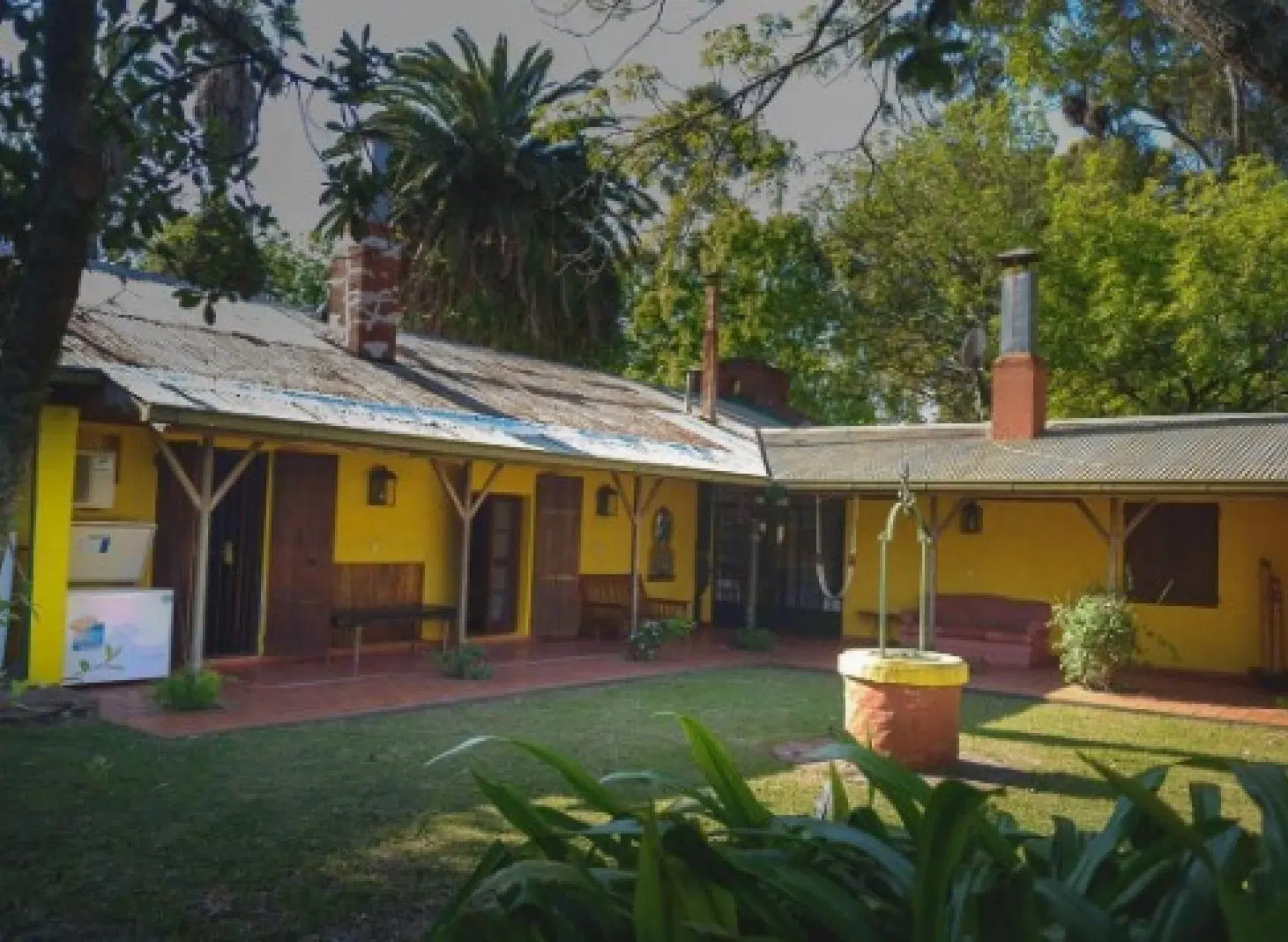 Casa en venta - 5 Dormitorios 5 Baños - Nogoyá 2