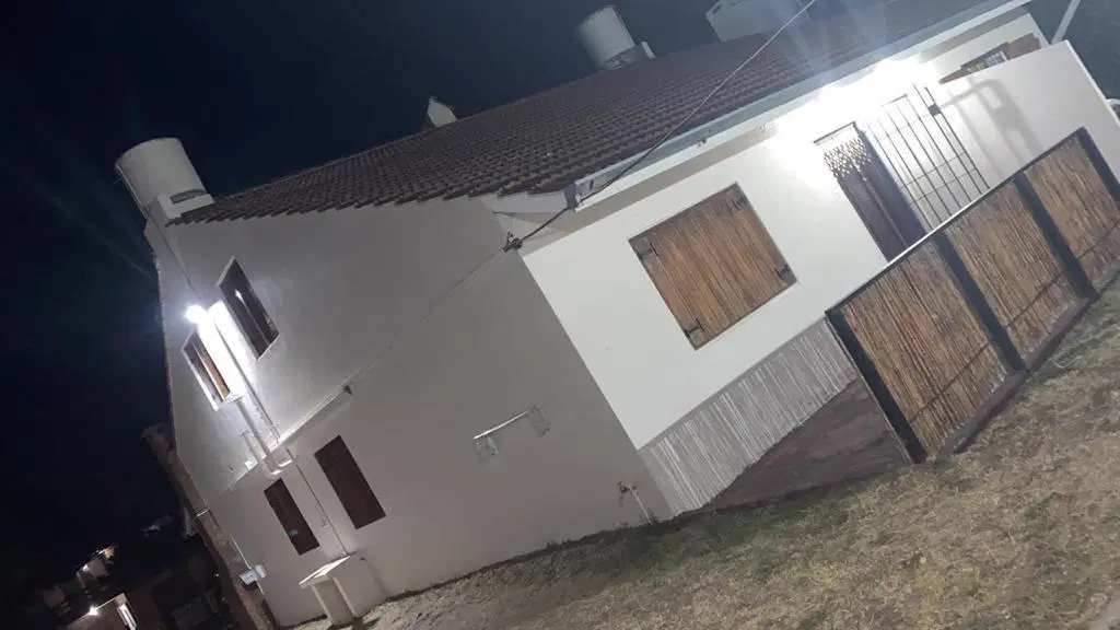 Edificio Comercial en venta - 7 Dormitorios 5 Baños - Cochera - Villa Gesell 2