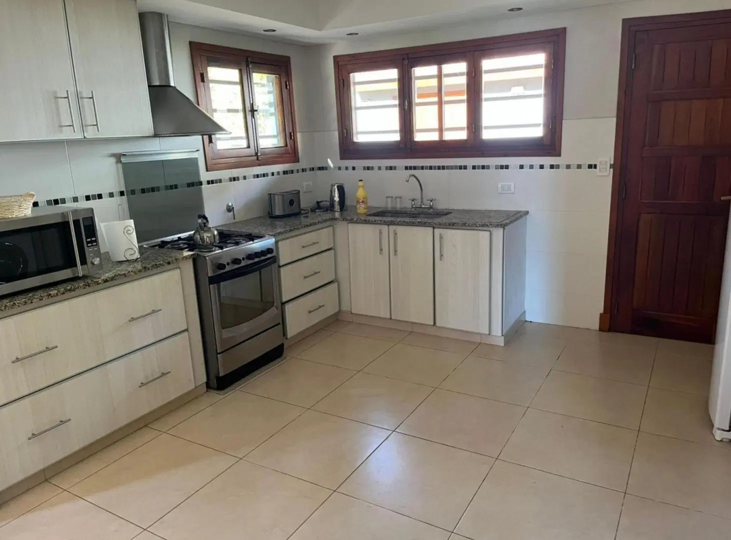 Casa en venta - 3 Dormitorios 4 Baños - Valeria del Mar 5