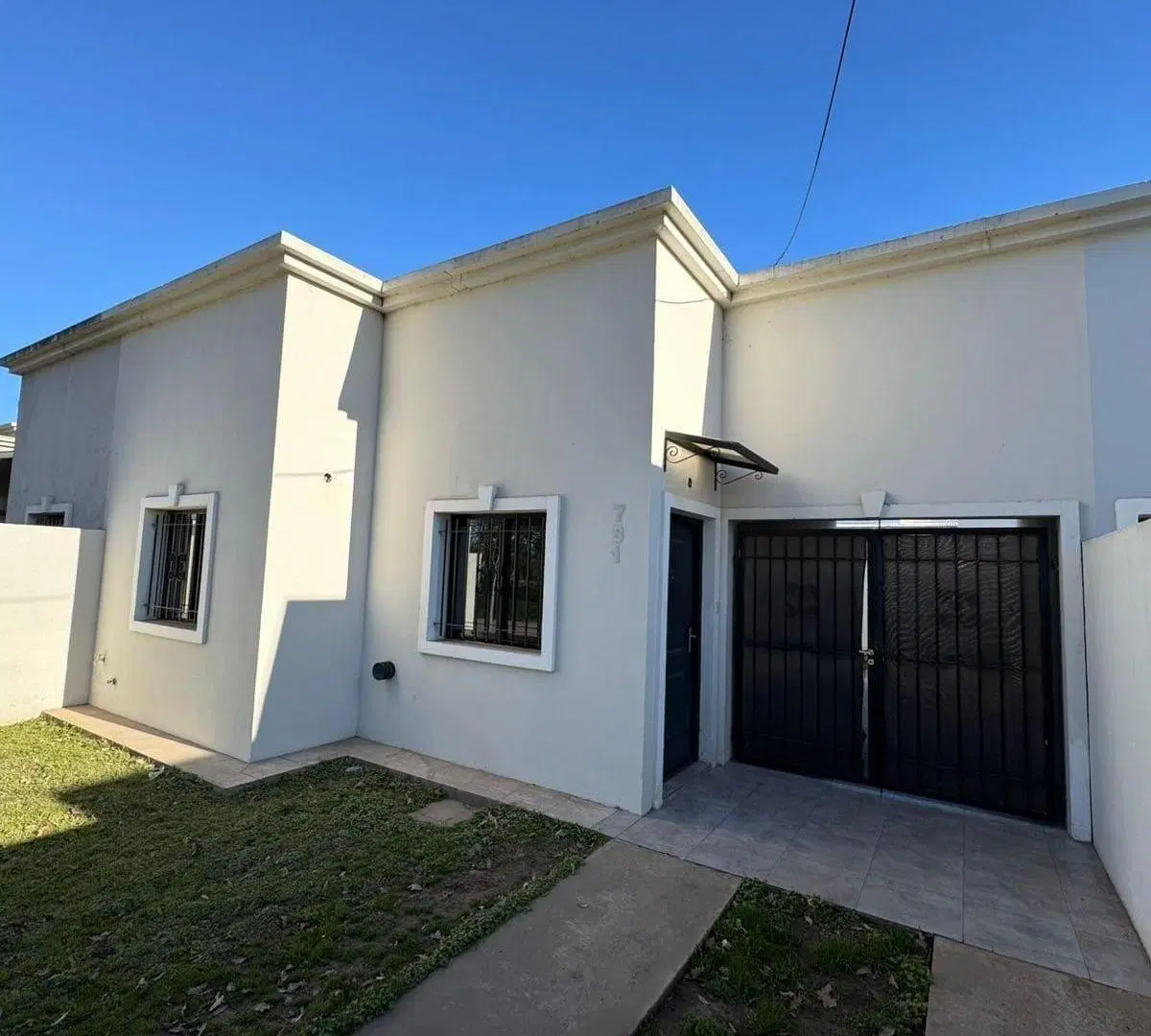 Casa en venta - 2 Dormitorios 1 Baño - Chivilcoy 2