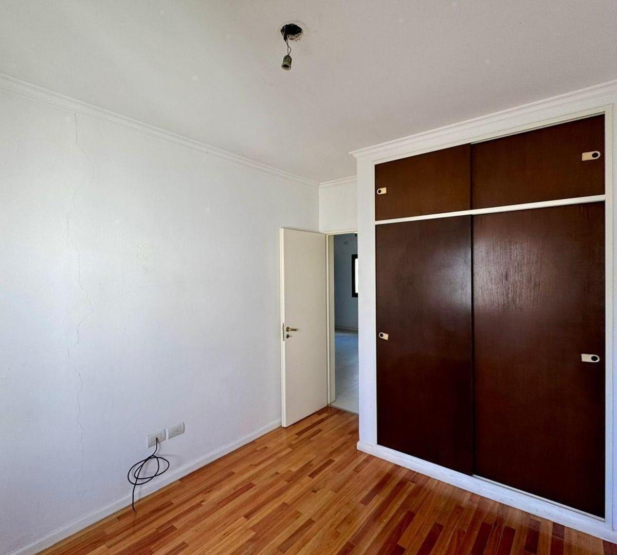 Foto de Casa en venta - 2 Dormitorios 1 Baño - Chivilcoy, imagen 4