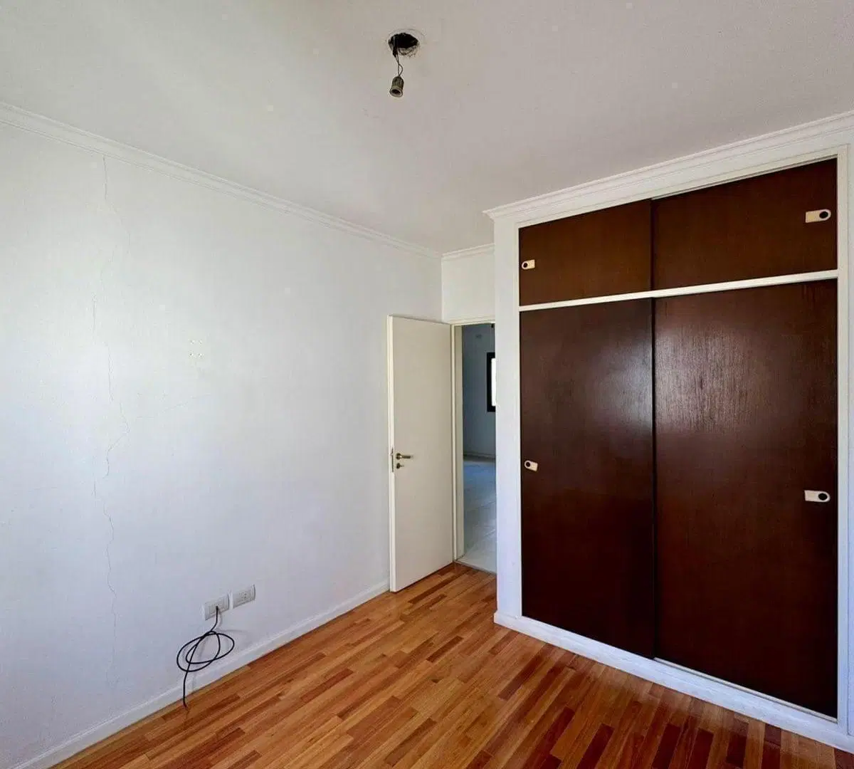 Casa en venta - 2 Dormitorios 1 Baño - Chivilcoy 4