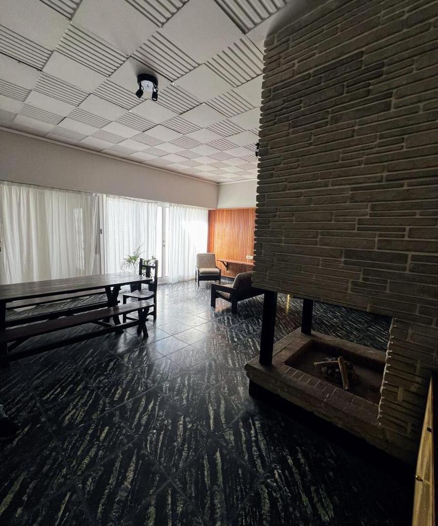 Casa en venta - 5 Dormitorios 4 Baños - 340mts2 - Saladillo