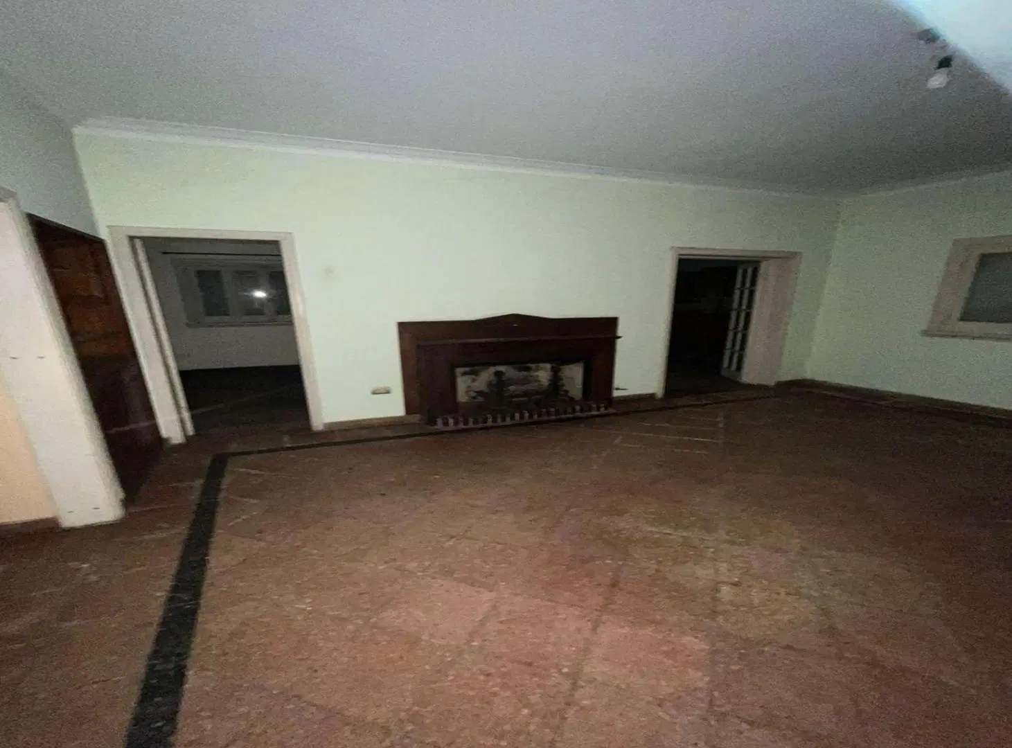 Casa en venta - 5 Dormitorios 3 Baños - City Bell 4