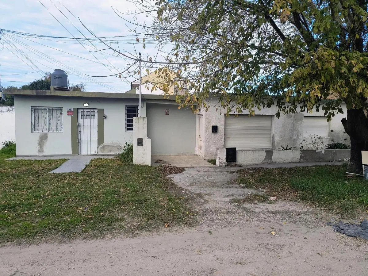 Casa en Venta - 2 Dormitorios 1 Baño - 213mts - Mar Del Plata 3