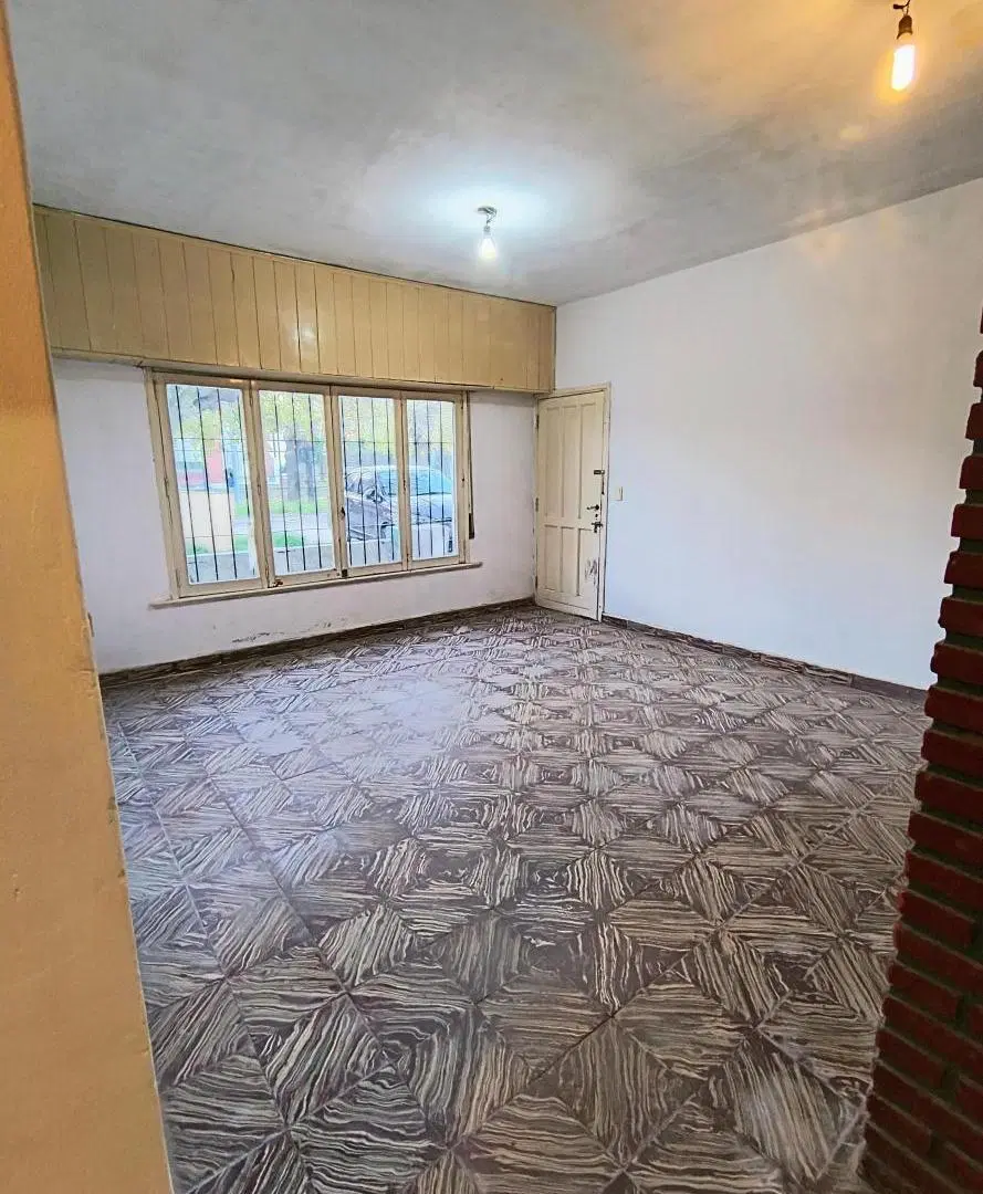 Casa en Venta - 2 Dormitorios 1 Baño - 213mts - Mar Del Plata 4
