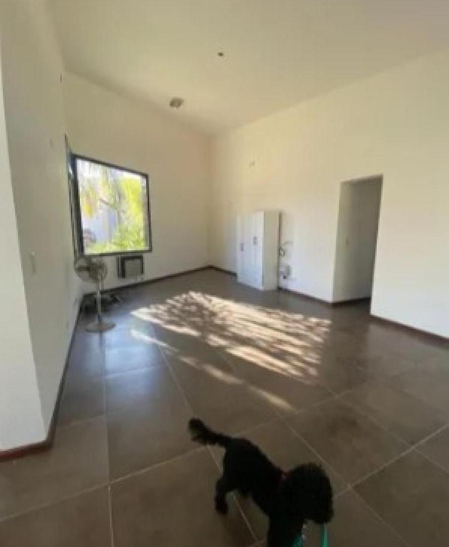 Casa en venta - 3 Dormitorios 2 Baños - Pilar
