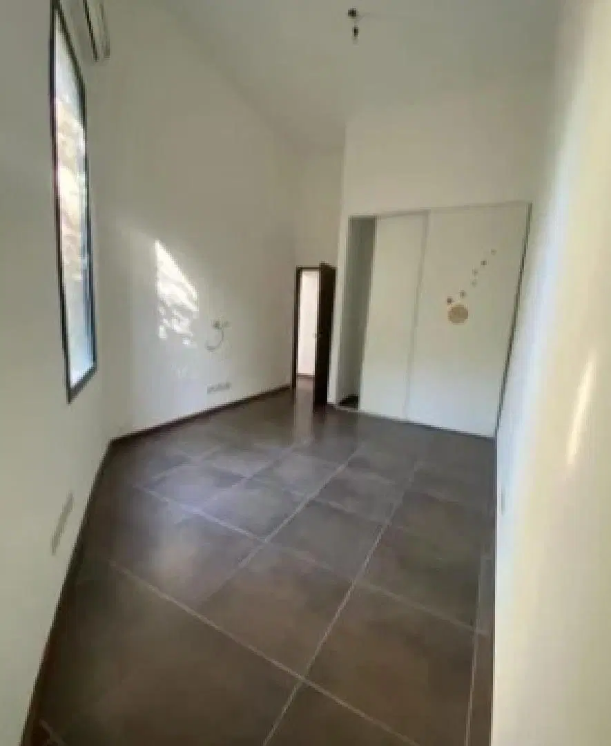 Casa en venta - 3 Dormitorios 2 Baños - Pilar 3