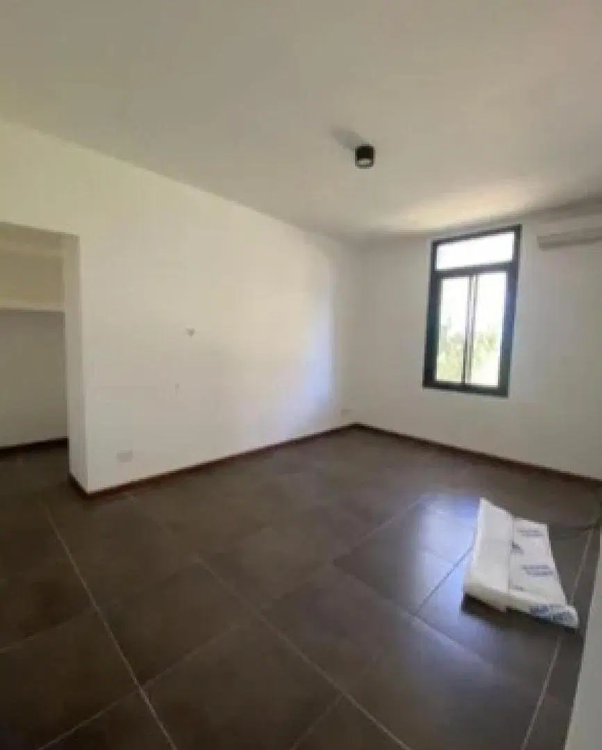 Casa en venta - 3 Dormitorios 2 Baños - Pilar 1
