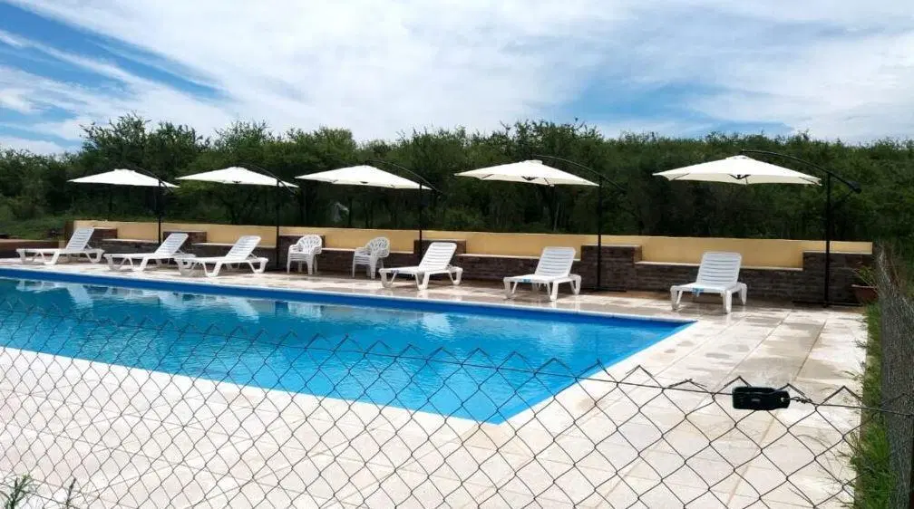 Edificio Comercial en venta - 13 Dormitorios 7 Baños - 14.300Mts2 - Córdoba 2